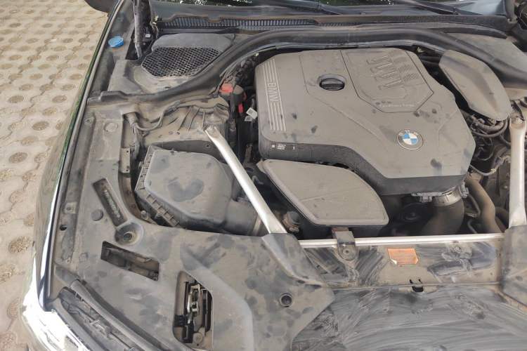 Used BMW 5 Series 2021 525i M Sport Package Engine Bay Right