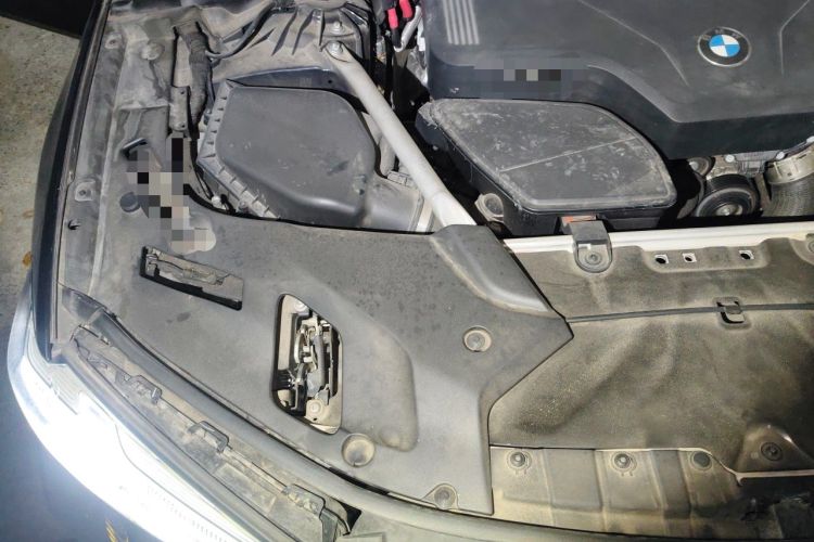Used BMW 5 Series 2021 525Li M Sport Package Engine Bay Right