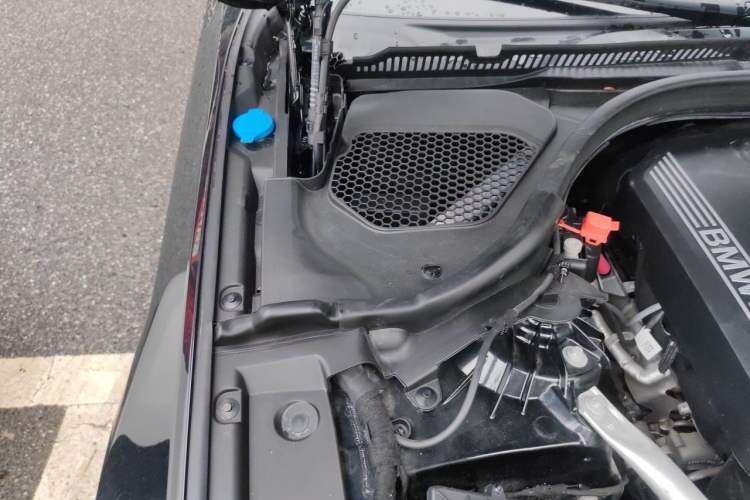 Used BMW 5 Series 2021 525Li Luxury Package Engine Bay Right
