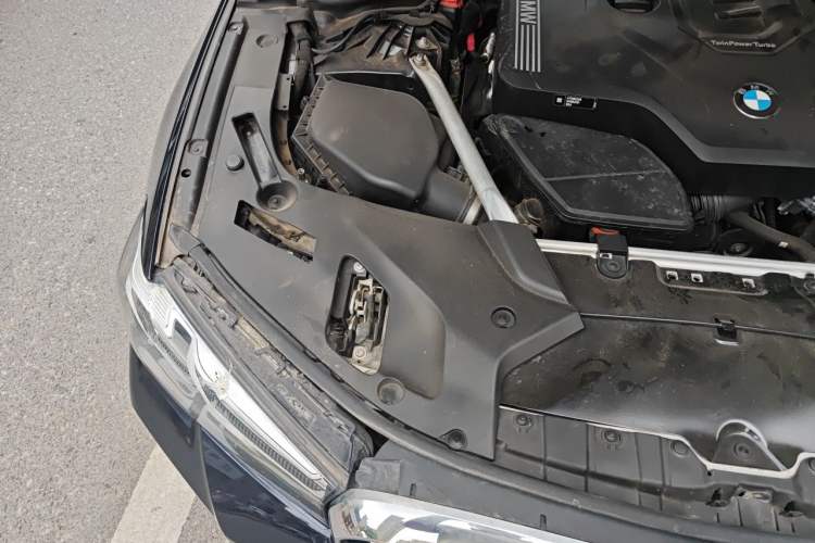 Used BMW 5 Series 2021 530Li Leading Model M Sport Package Engine Bay Right