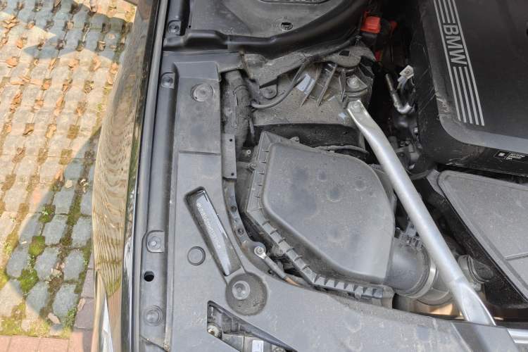 Used BMW 5 Series 2021 Facelifted 530Li Executive M Sport Package Engine Bay Right