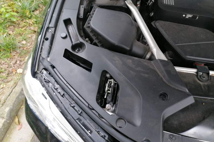 Used BMW 5 Series 2021 530Li Leading Model M Sport Package Engine Bay Right