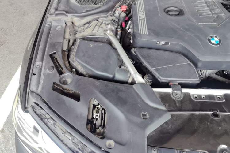 Used BMW 5 Series 2021 530Li Luxury Edition M Sport Package Engine Bay Right