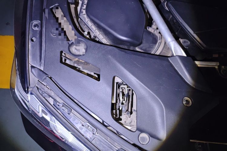Used BMW 5 Series 2021 Facelifted 530Li Leading Edition M Sport Package Engine Bay Right