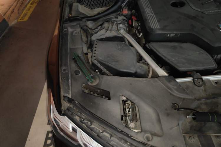 Used BMW 5 Series 2021 530Li Leading Model M Sport Package Engine Bay Right
