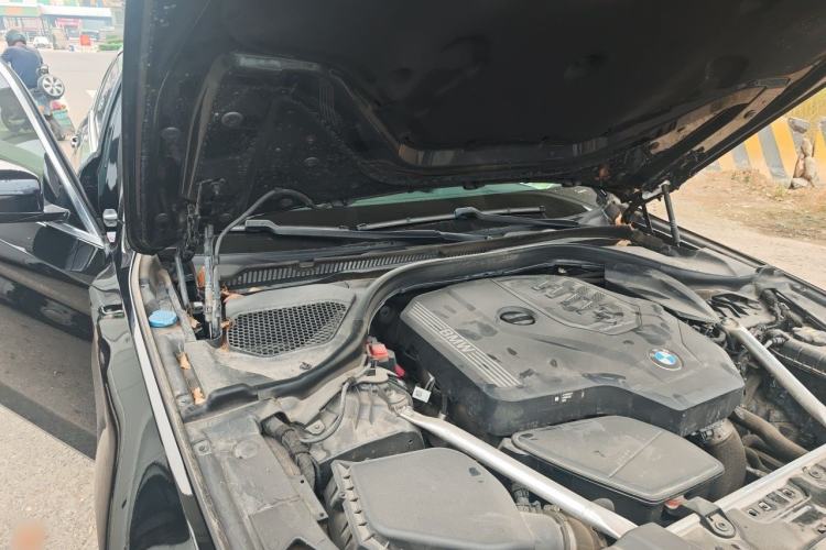 Used BMW 5 Series 2021 525Li M Sport Package Engine Bay Right