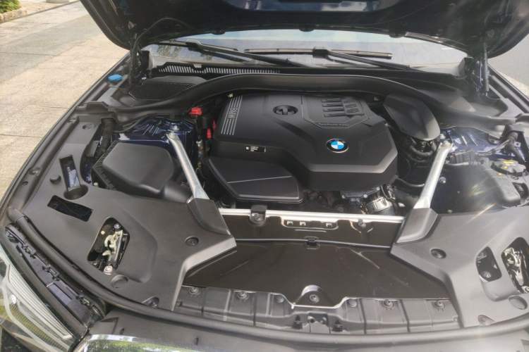 Used BMW 5 Series 2021 525Li M Sport Package Engine Bay Right