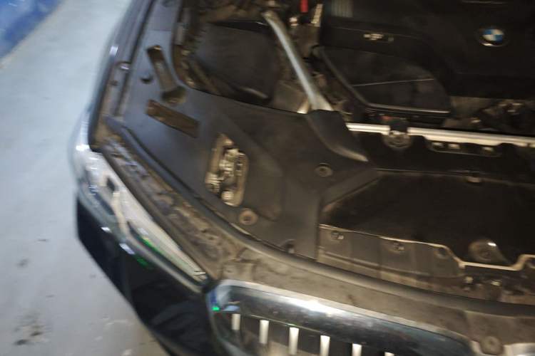 Used BMW 5 Series 2021 530Li Leading Model M Sport Package Engine Bay Right