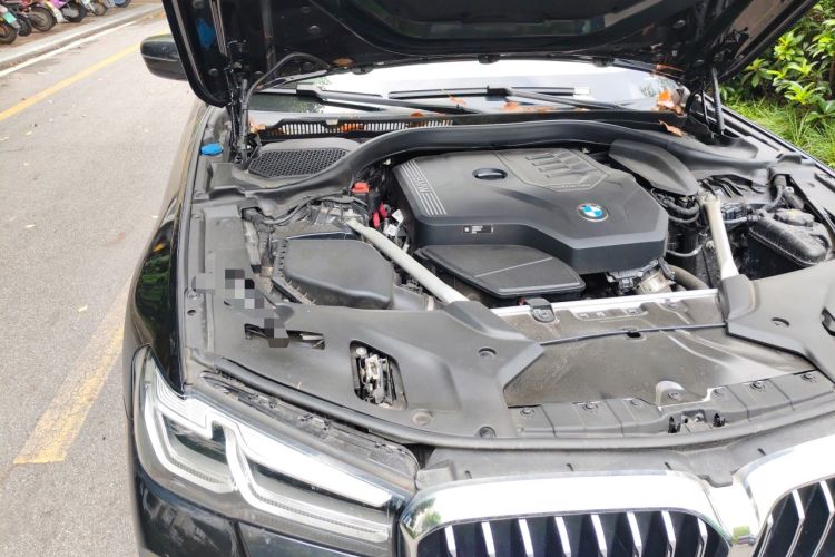 Used BMW 5 Series 2021 525Li M Sport Package Engine Bay Right