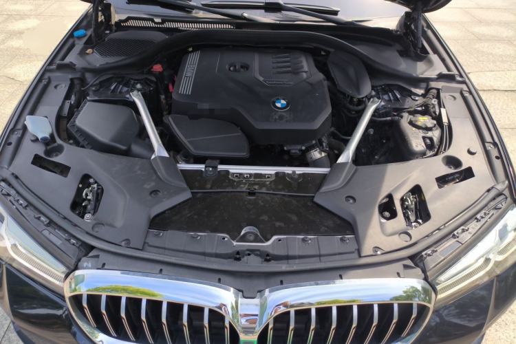 Used BMW 5 Series 2021 Facelifted 525Li M Sport Package Engine Bay