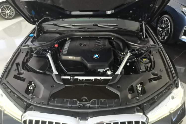 Used BMW 5 Series 2021 Facelifted 525Li M Sport Package Engine Bay