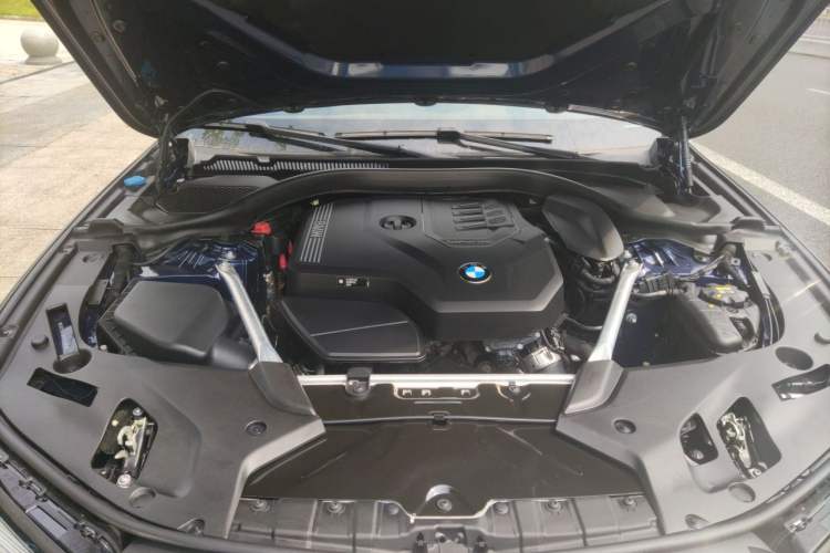 Used BMW 5 Series 2021 525Li M Sport Package Engine Bay