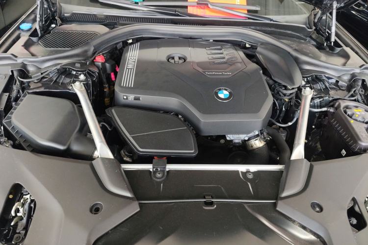Used BMW 5 Series 2021 525i M Sport Package Engine Bay