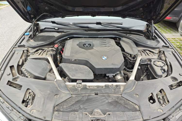 Used BMW 5 Series 2021 Facelifted 525Li M Sport Package Engine Bay