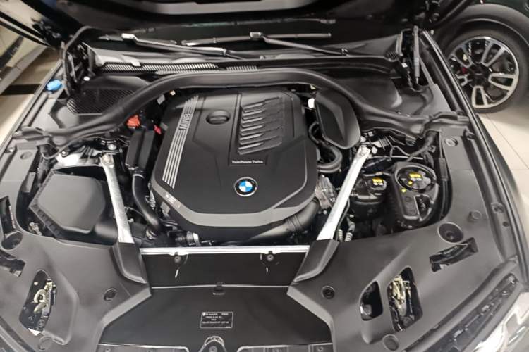 Used BMW 5 Series 2021 540i Sport Line M Sport Package Engine Bay