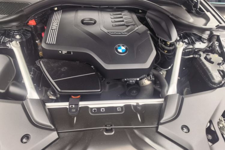 Used BMW 5 Series 2021 525Li M Sport Package Engine Bay