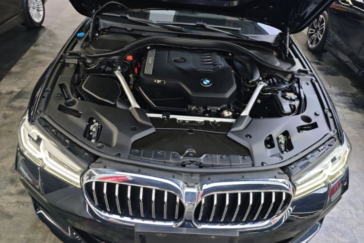 Used BMW 5 Series 2021 525Li M Sport Package Engine Bay
