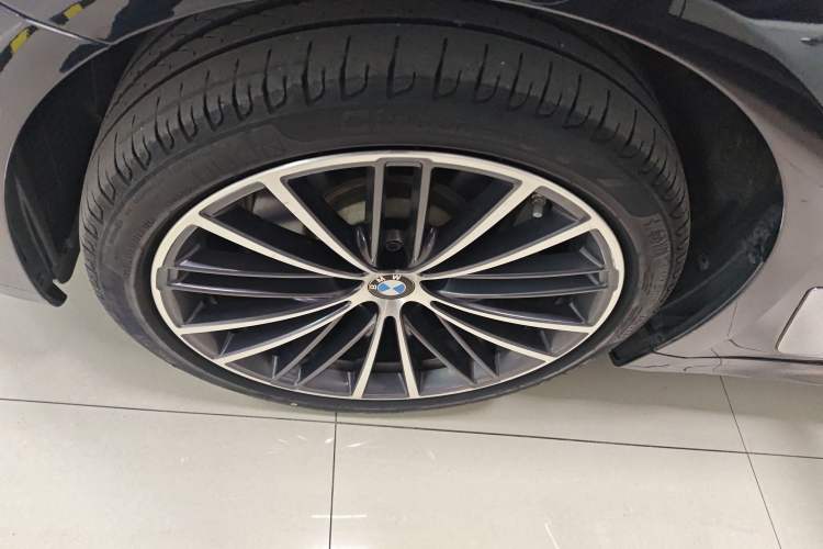 Used BMW 5 Series 2021 530Li Leading Model M Sport Package Exterior 1