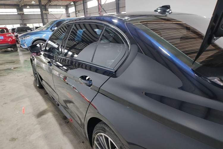 Used BMW 5 Series 2021 530Li Leading Model M Sport Package Exterior 2