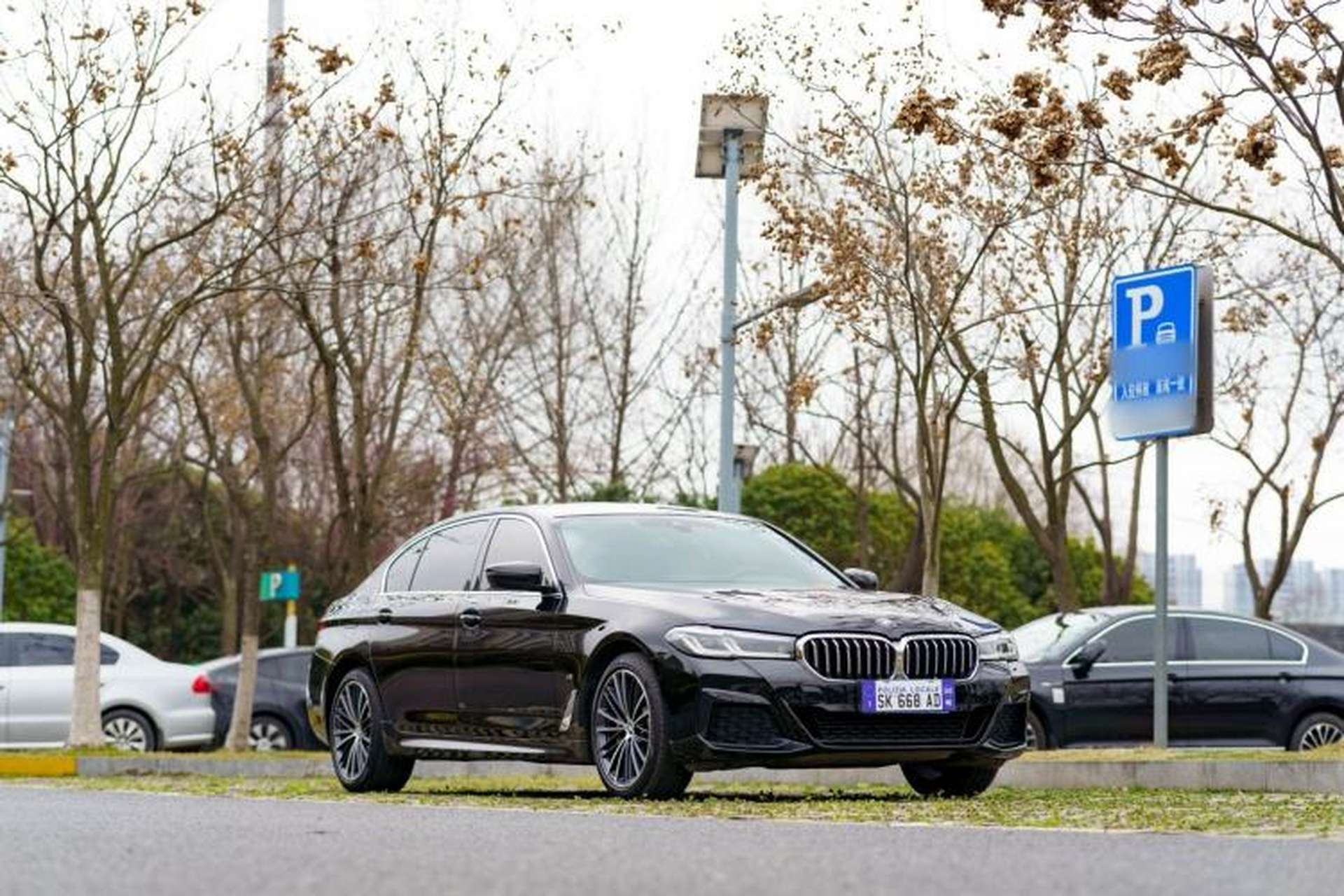 Used BMW 5 Series 2021 Facelifted 530Li Leading Edition M Sport Package Exterior 2
