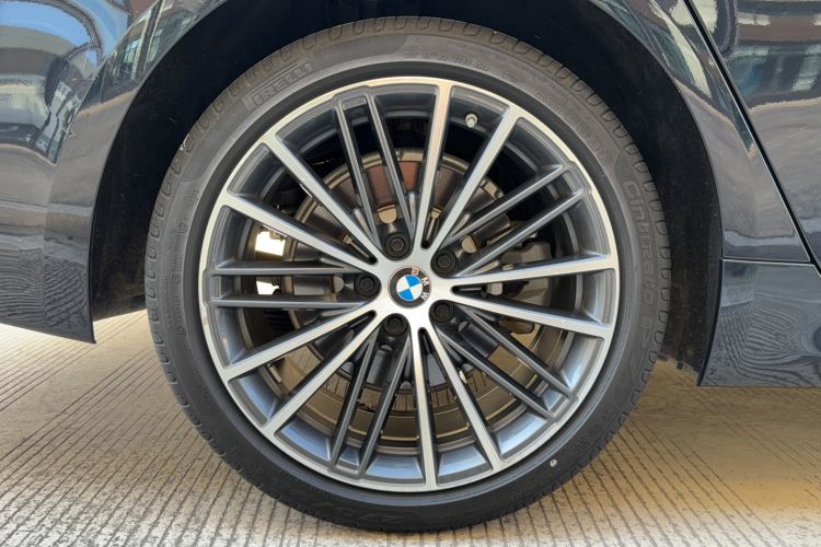 Used BMW 5 Series 2021 530Li Leading Model M Sport Package Exterior 2