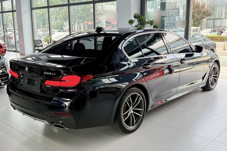 Used BMW 5 Series 2021 525Li M Sport Package Exterior 2
