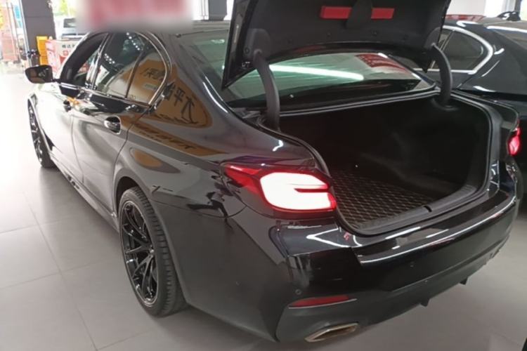 Used BMW 5 Series 2021 530i M Sport Package Exterior 2