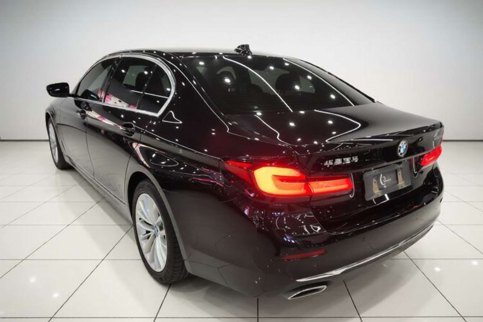 Used BMW 5 Series 2021 525Li Luxury Package Exterior 2