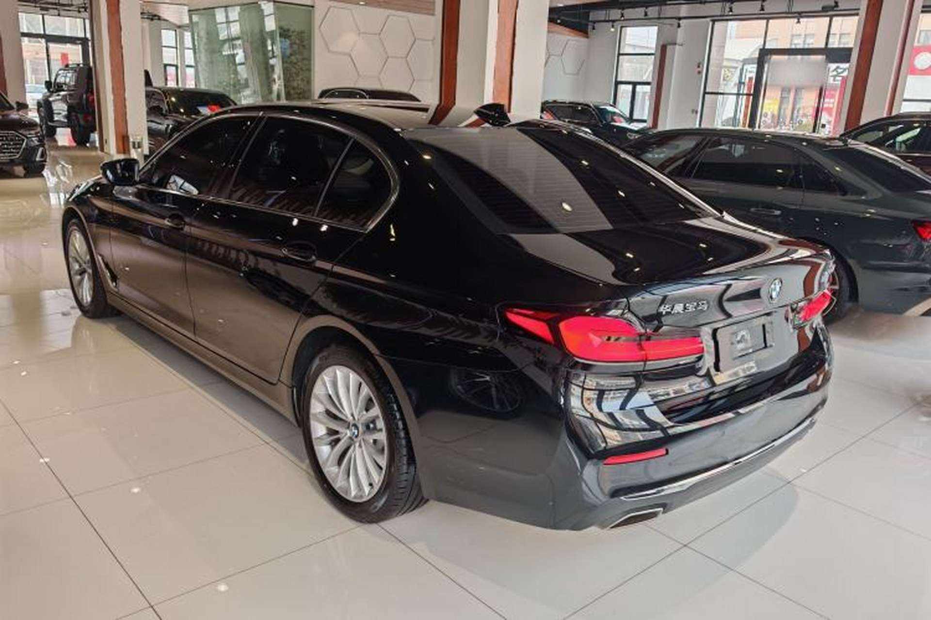 Used BMW 5 Series 2021 525Li Luxury Package Exterior 3