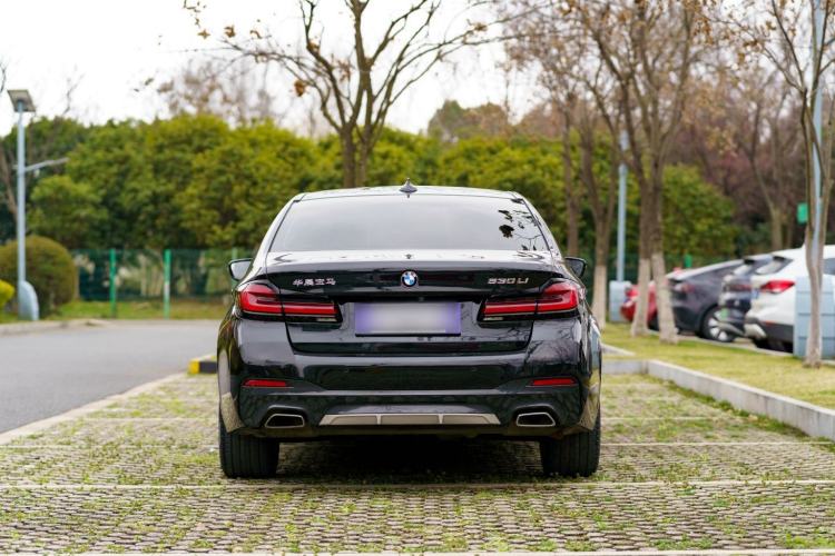 Used BMW 5 Series 2021 Facelifted 530Li Leading Edition M Sport Package Exterior 3