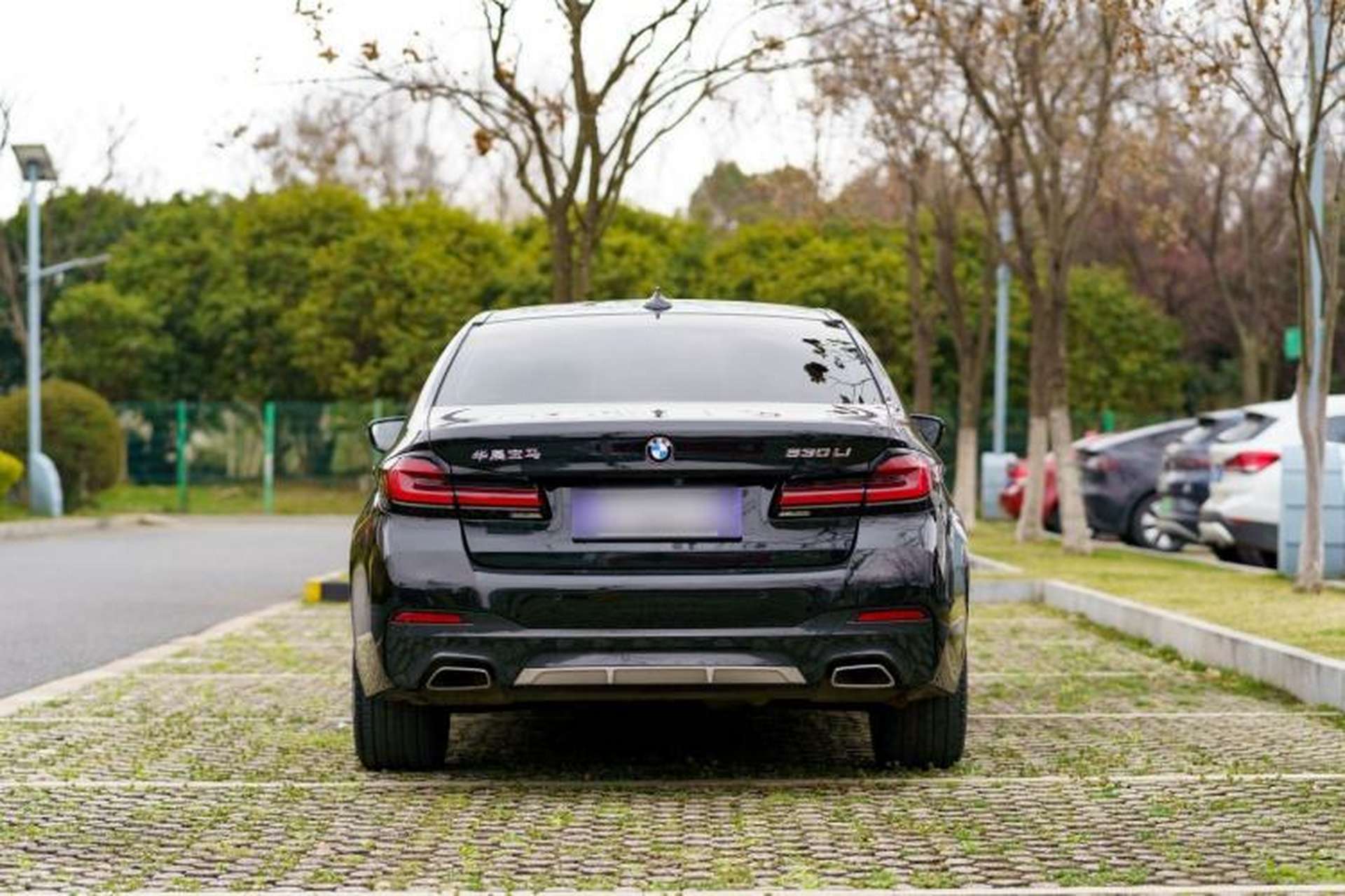 Used BMW 5 Series 2021 Facelifted 530Li Leading Edition M Sport Package Exterior 3