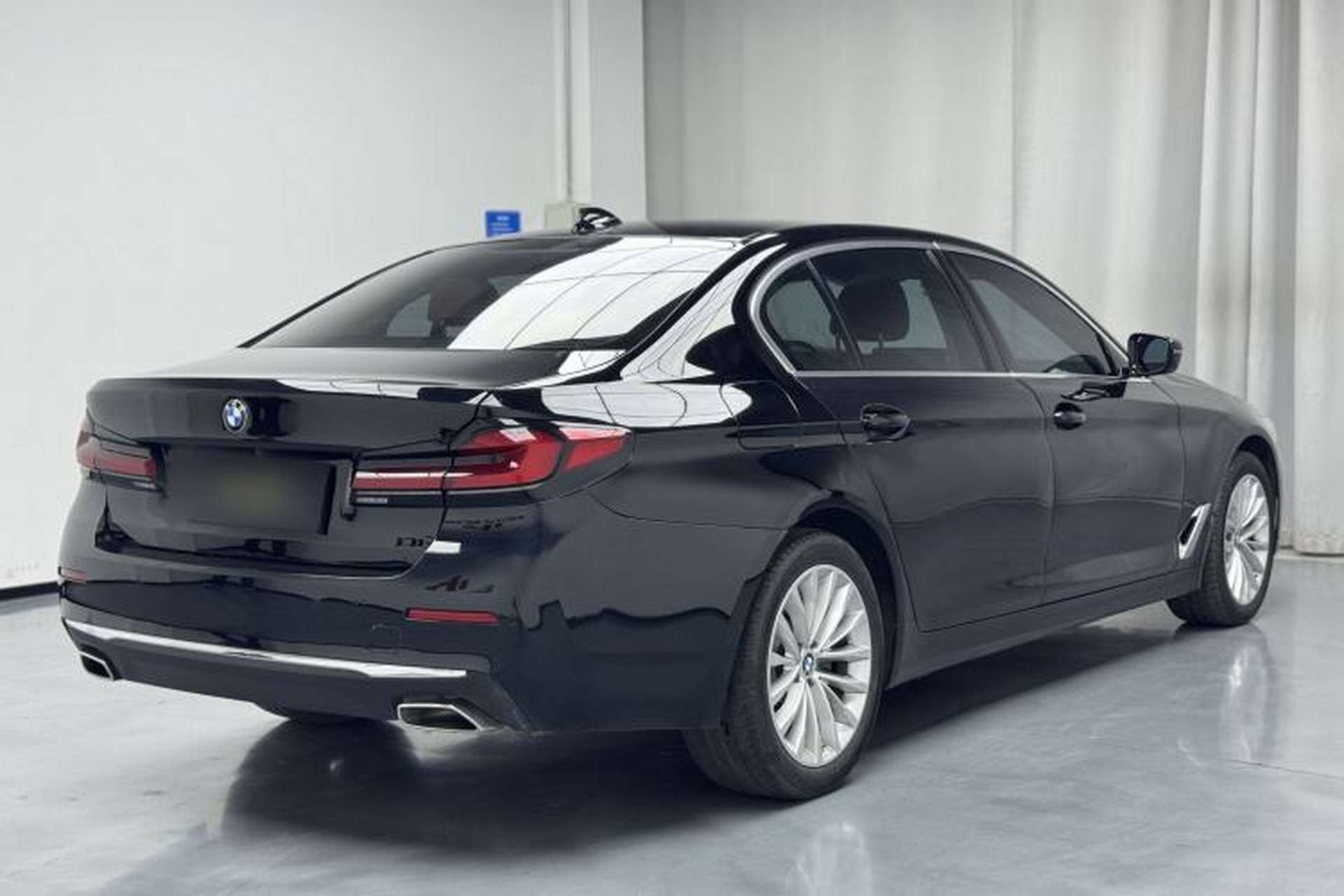 Used BMW 5 Series 2021 525Li Luxury Package Exterior 3