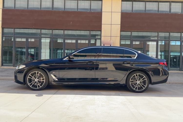 Used BMW 5 Series 2021 530Li Leading Model M Sport Package Exterior 3