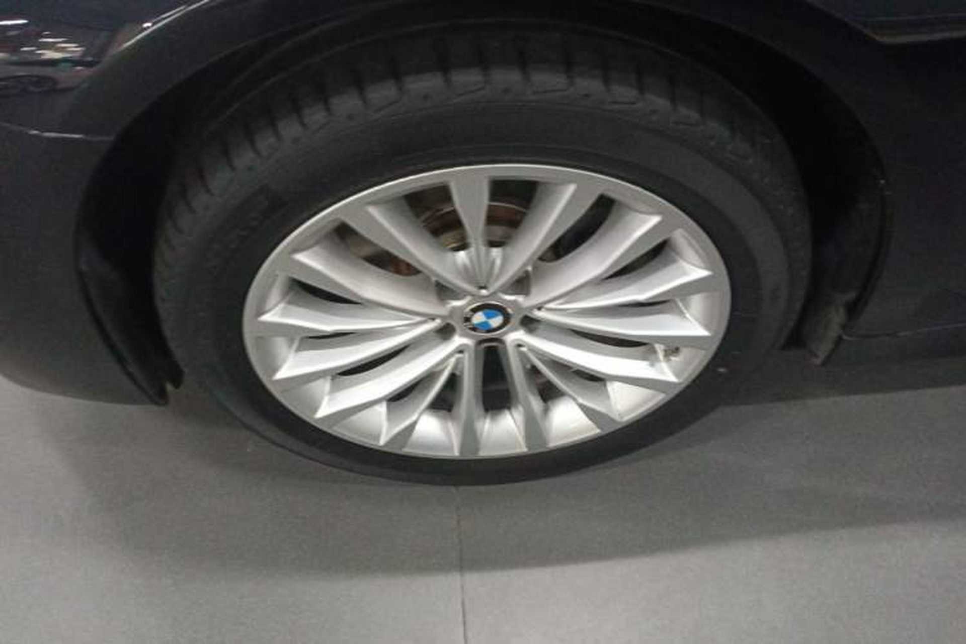 Used BMW 5 Series 2021 525Li Luxury Package Exterior 3