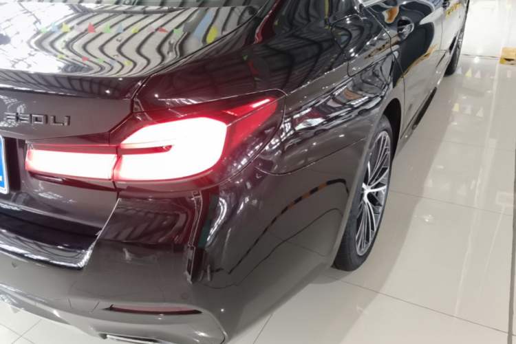 Used BMW 5 Series 2021 530Li Leading Model M Sport Package Exterior 3