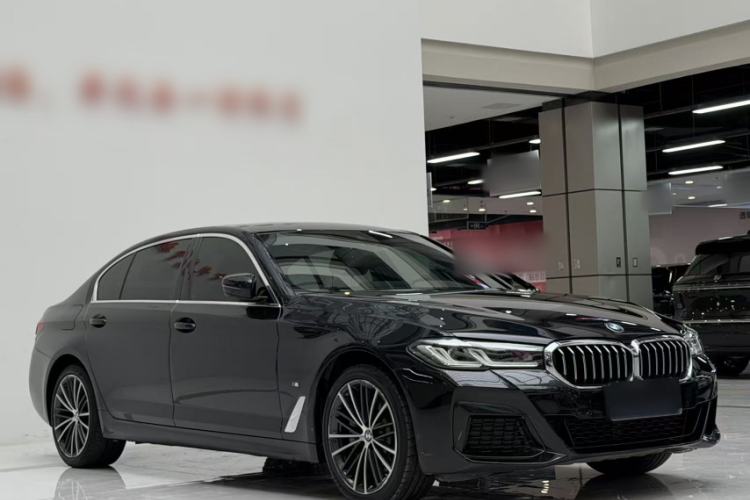 Used BMW 5 Series 2021 Facelifted 530Li Leading Edition M Sport Package Exterior 3