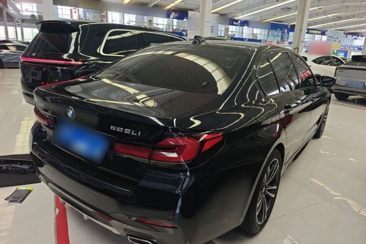 Used BMW 5 Series 2021 Facelifted 525Li M Sport Package Exterior 3