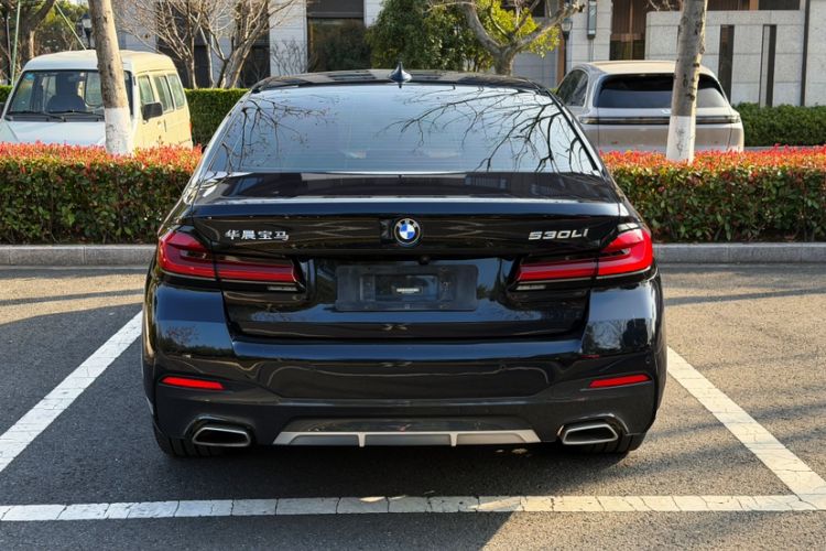 Used BMW 5 Series 2021 530Li Leading Model M Sport Package Exterior 3