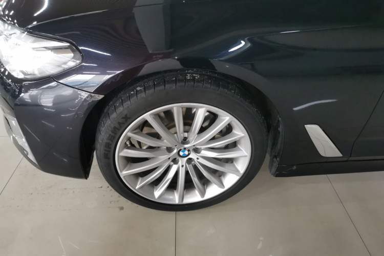 Used BMW 5 Series 2021 530Li Luxury Edition Premium Package Exterior 3