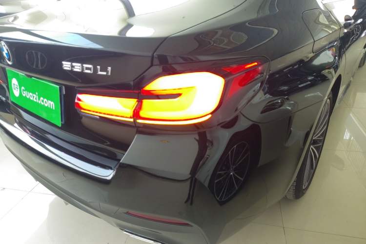 Used BMW 5 Series 2021 530Li Leading Model M Sport Package Exterior 3
