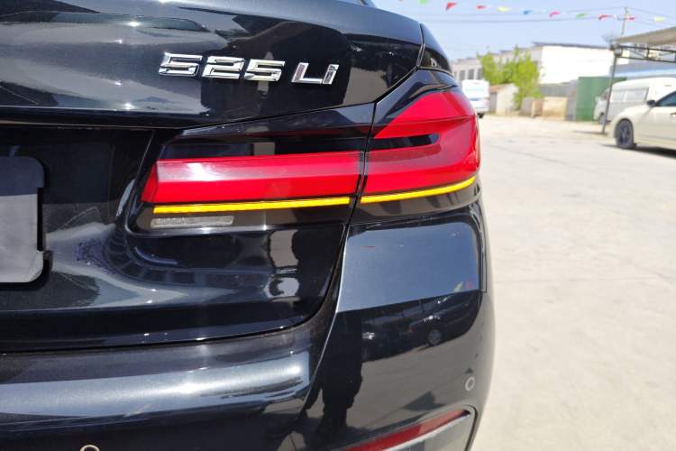 Used BMW 5 Series 2021 525Li M Sport Package Exterior 3
