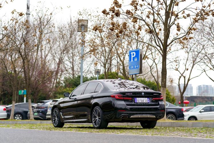 Used BMW 5 Series 2021 Facelifted 530Li Leading Edition M Sport Package Exterior 4