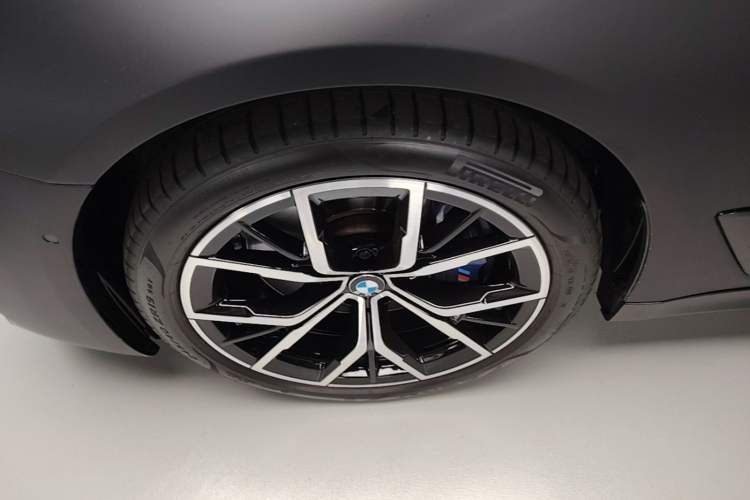 Used BMW 5 Series 2021 540i Sport Line M Sport Package Exterior 4