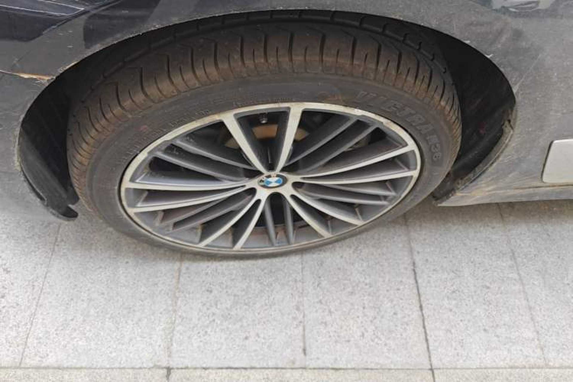 Used BMW 5 Series 2021 530Li Leading Model M Sport Package Exterior 4