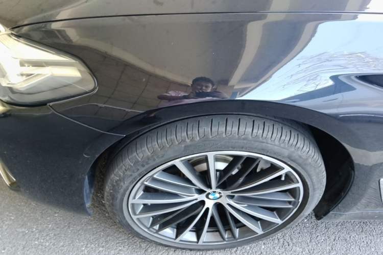 Used BMW 5 Series 2021 530Li Leading Model M Sport Package Exterior 4