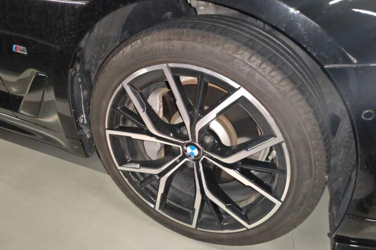 Used BMW 5 Series 2021 530Li Luxury Edition M Sport Package Exterior 4