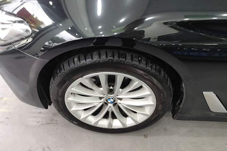 Used BMW 5 Series 2021 525Li Luxury Package Exterior 4