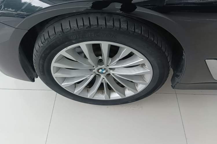 Used BMW 5 Series 2021 Updated Version 525Li Luxury Package Exterior 4