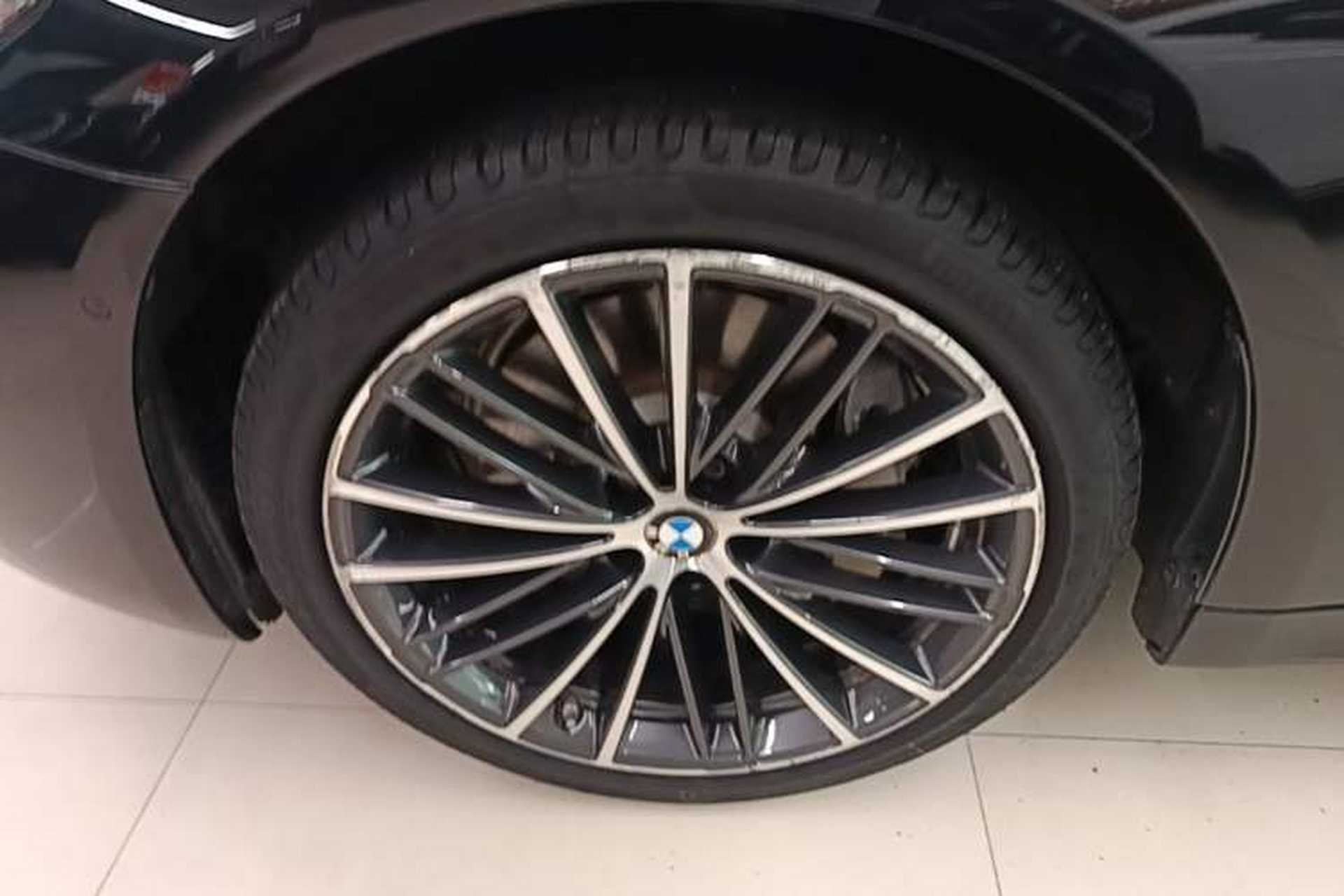 Used BMW 5 Series 2021 530Li Leading Model M Sport Package Exterior 4