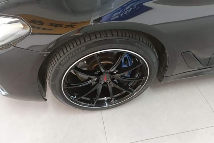 Used BMW 5 Series 2021 530i M Sport Package Exterior 4